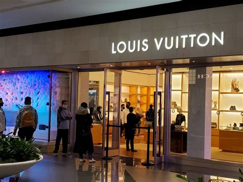 louis vuitton riverside square mall hackensack nj|louis vuitton riverside square mall.